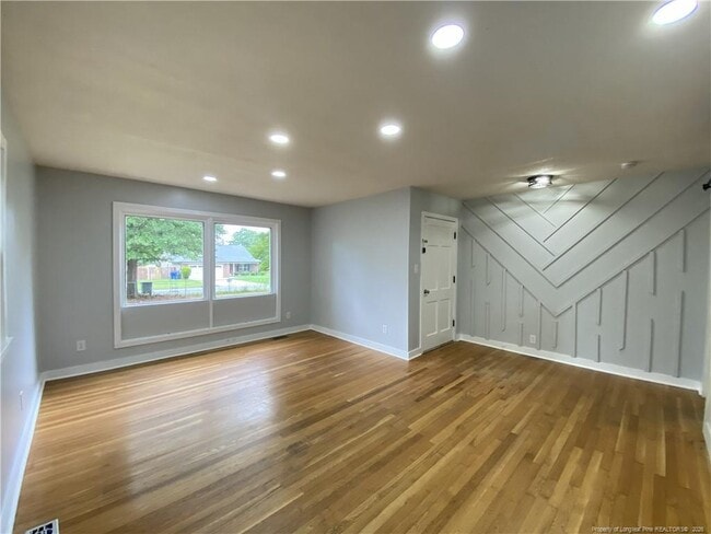 Building Photo - 290 Lemont Dr