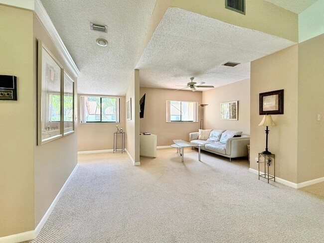 Building Photo - 10678 Ocean Palm Way