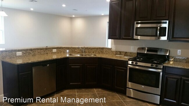 Building Photo - 4 br, 3 bath House - 1021 Vinsetta Circle