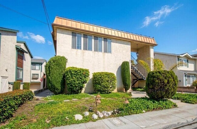 Foto del edificio - 2717 Vanderbilt Ln