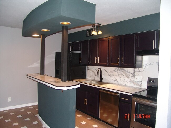 Building Photo - 4708 E Caballero St