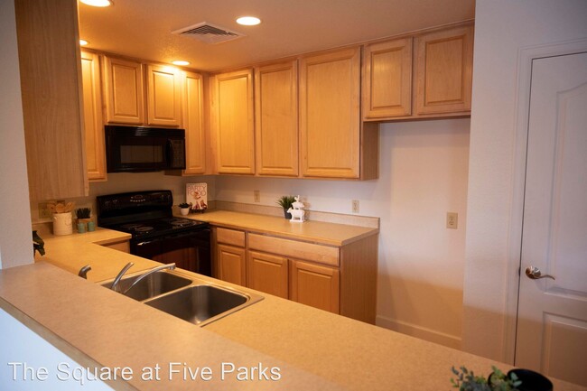 Foto del edificio - 8565 Five Parks Dr