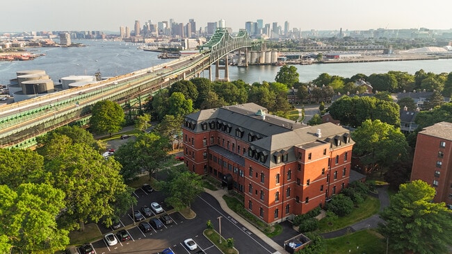 Building Photo - 100 Captains Row