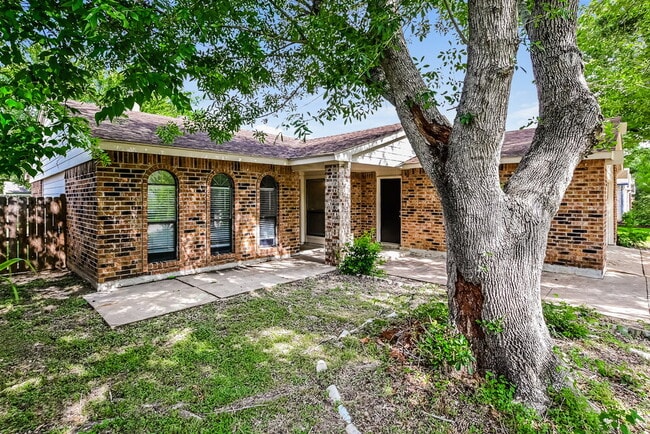 Building Photo - 17611 Ranch Country Rd