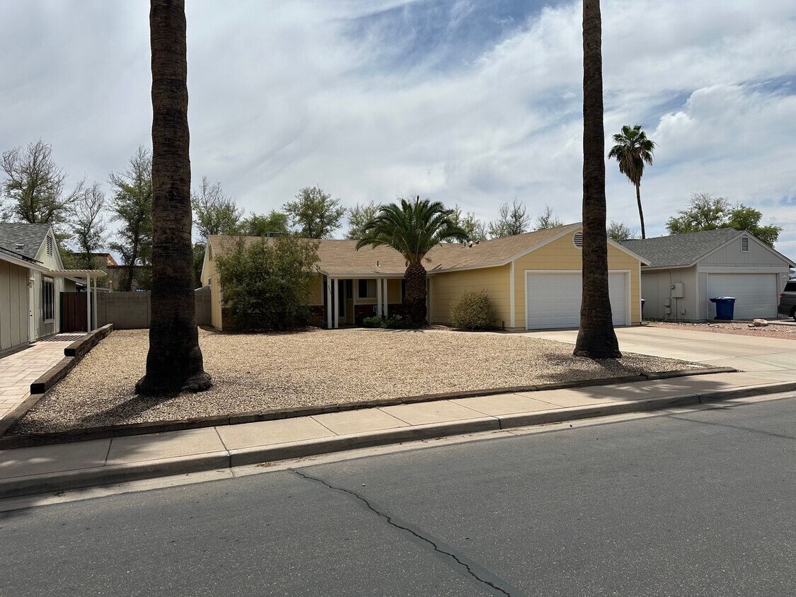 Foto del edificio - Chandler single family home with Pool!