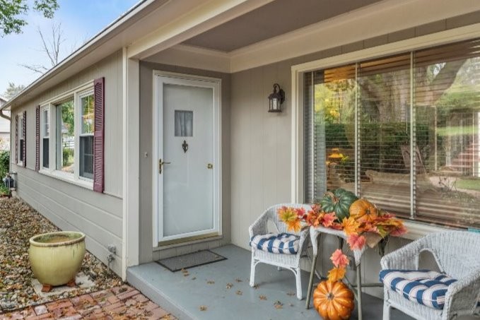 Front Entry - 755 Weidman Rd