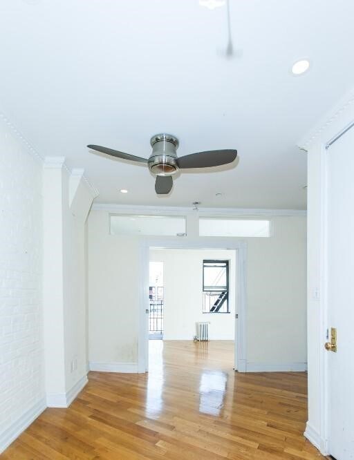 Foto del edificio - 279 E 10th St