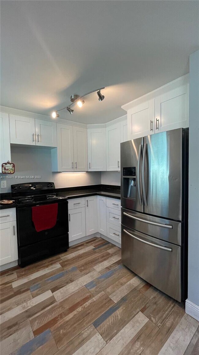 Foto del edificio - 317 SW 8th Ave