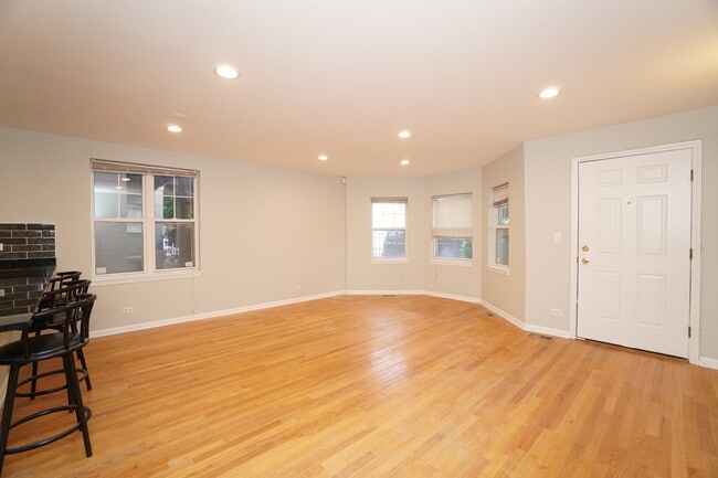 Building Photo - 1103 N Crosby St