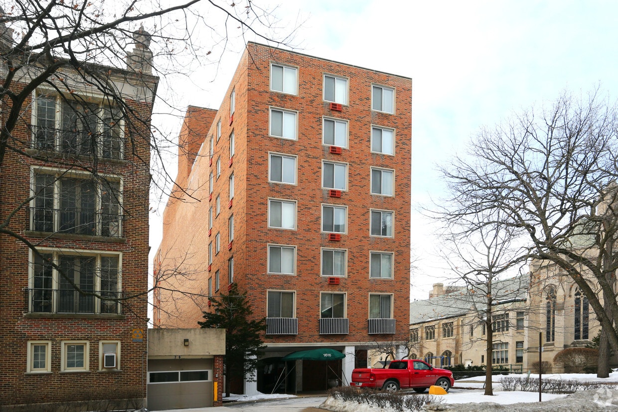 Primary Photo - 1616 Hinman Ave