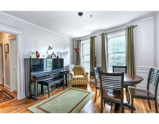 Building Photo - 250 Brattle St
