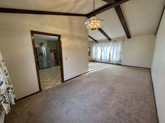 Building Photo - 8824 N Brook Cir