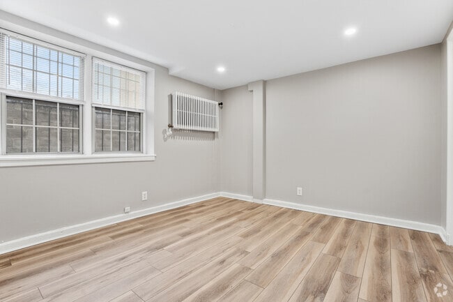 1BR,1BA - 490SF - Bedroom - 1441 Harvard Street Apartments