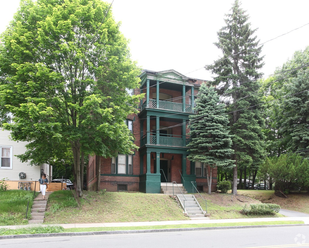 Foto del edificio - 198-200 Glen St