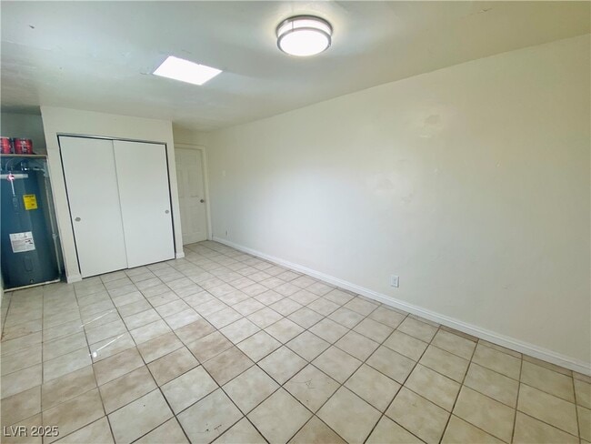 Building Photo - 1871 Shadow Mountain Pl