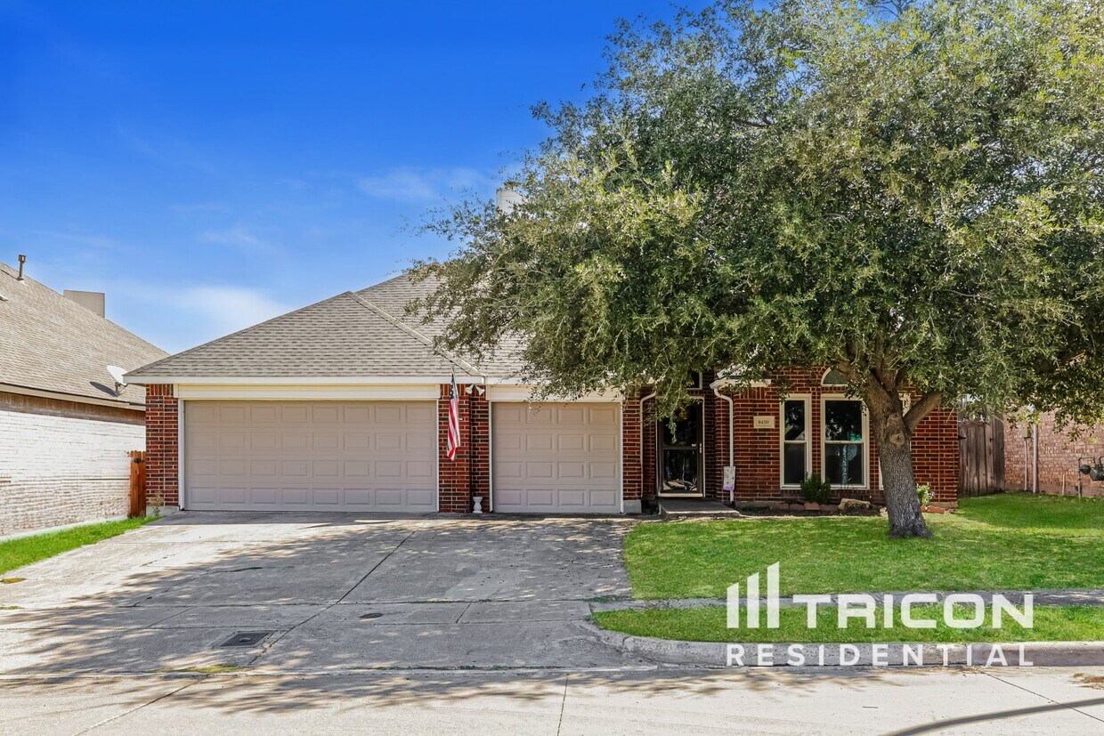 Foto principal - 8450 Muirwood Trail