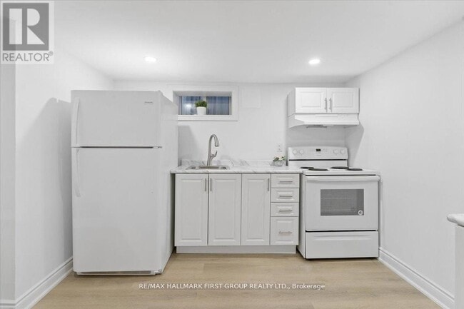 Building Photo - 46 Tulloch Dr