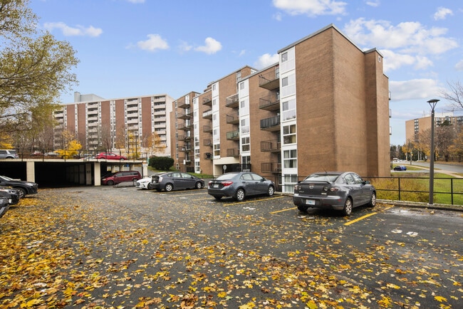 Building Photo - 200 Willet Street