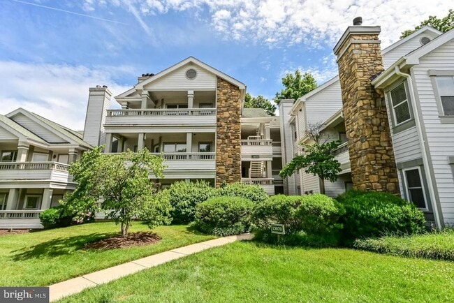 Building Photo - 13070 Autumn Woods Way