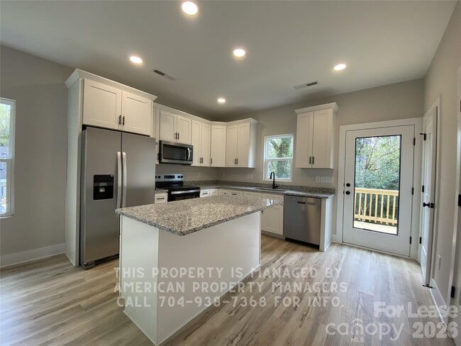 Foto del edificio - 722 Elizabeth Ave