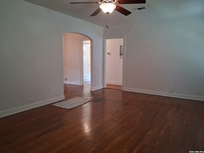 Foto del edificio - 315 W Ridgewood Ct