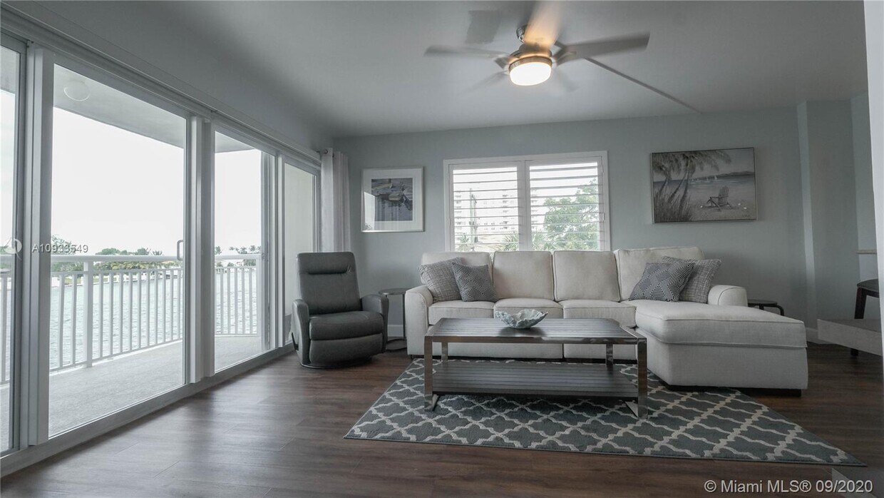 Foto principal - 2611 N Riverside Dr