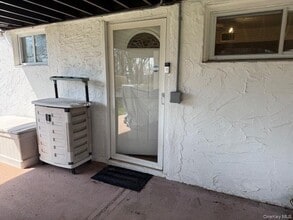 Building Photo - 5 Sage Ct