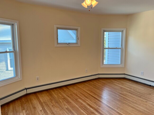 Living room - 46 Oak Ave