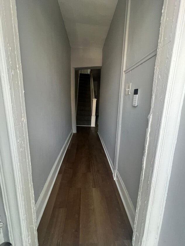 Four Bedroom One Bathroom Unit Recently Re... - Four Bedroom One Bathroom Unit Recently Re...