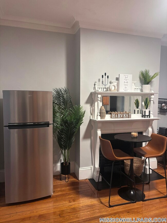 Building Photo - 252 Warren St