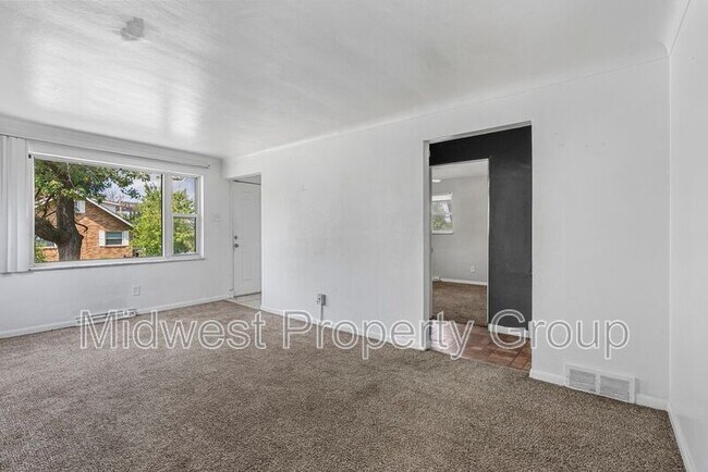 Foto del edificio - 4452 Eminence Blvd