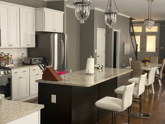 Building Photo - 3429 Missouri Ave