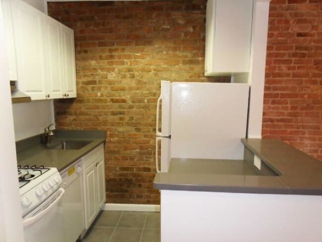 Kitchen - 530-530 E 89th