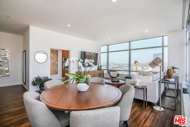 Foto del edificio - 900 W Olympic Blvd