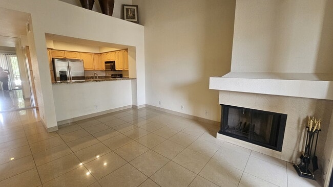 Building Photo - "Experience Tranquil Living: Beautiful 2-Bed, 2-Bath Condo with amazing amenities in Scottsdale!"