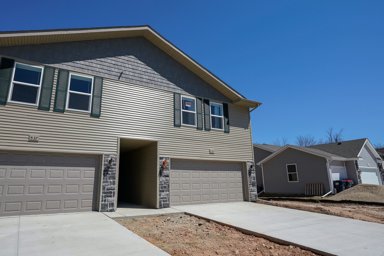 535 McKay Way, Waterloo, WI 53594 Townhome Rentals in Waterloo WI