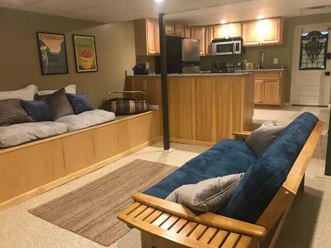 Living area - 128 Woodmont Blvd