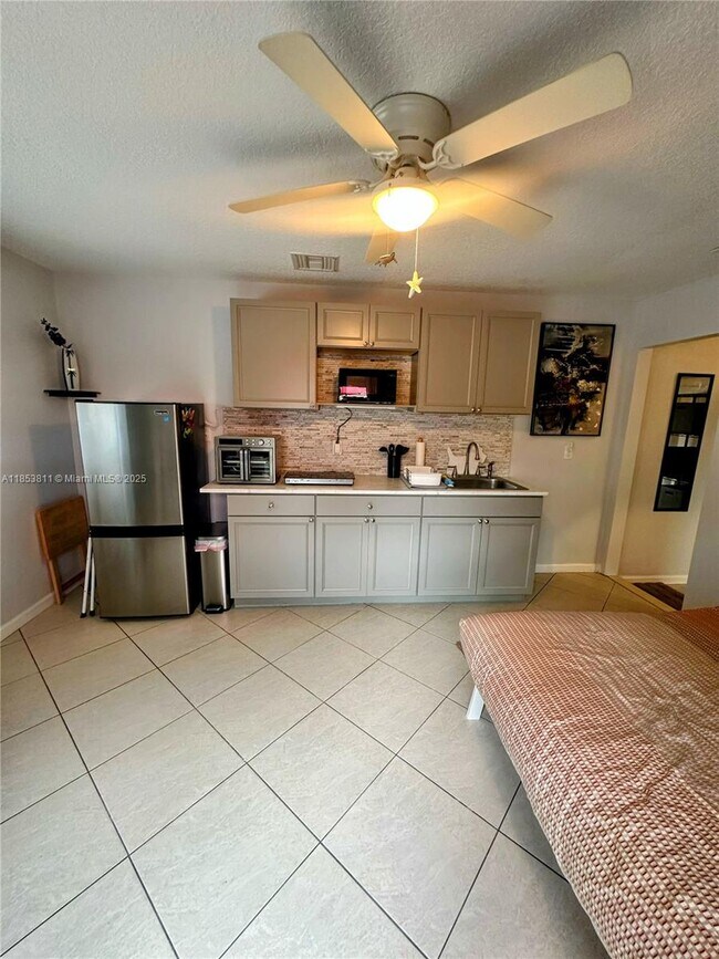 Foto del edificio - 2365 SW 34th Ave
