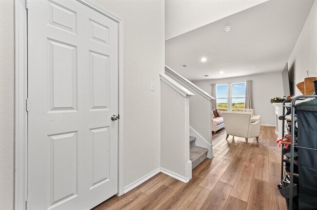Building Photo - 632 Pepperbark Loop
