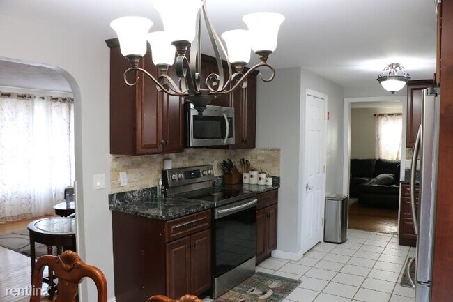 Building Photo - 4 br, 1.5 bath House - 29 Maryvale Rd