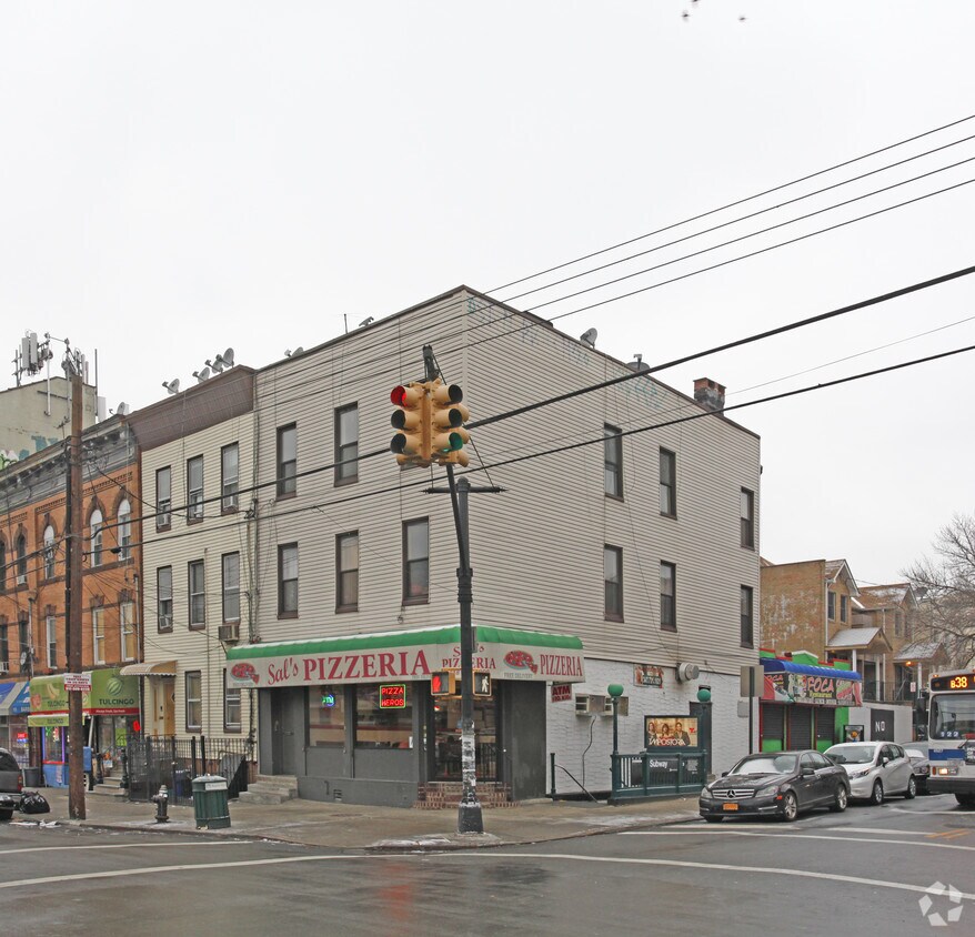 Primary Photo - 1623 De Kalb Ave