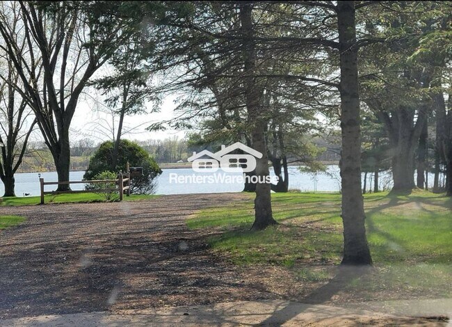 Foto del edificio - 655 Moon Lake Dr NE