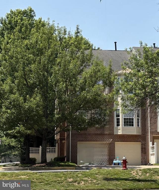 Building Photo - 9400 Van Arsdale Dr