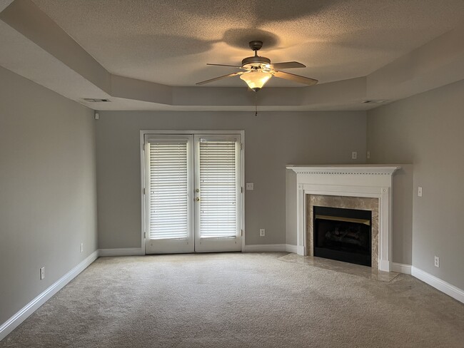 Building Photo - 136 Greenspan Way