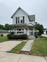 Building Photo - 1009 E Lewis St