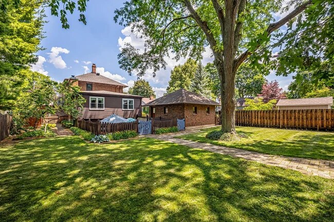 Foto del edificio - 82 S Williams St