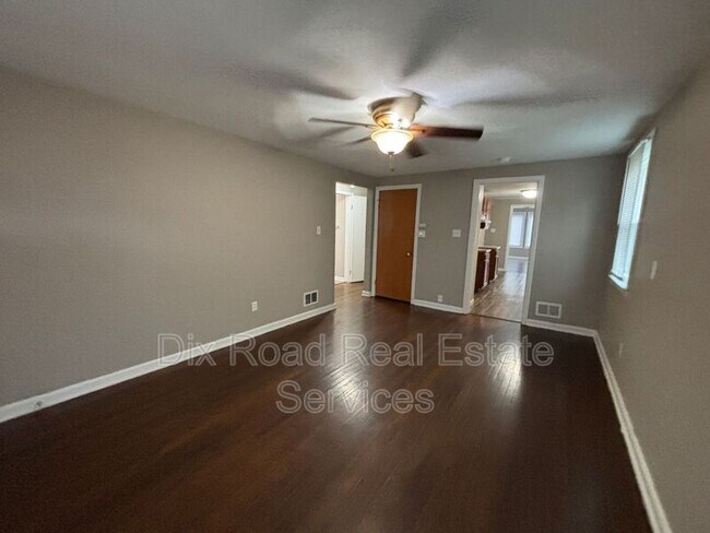 Foto del edificio - 1670 Darst Ave