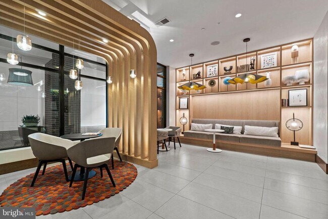 Foto del edificio - 925 N Fairfax St