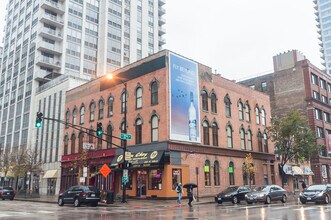 Building Photo - 548 N Wells St