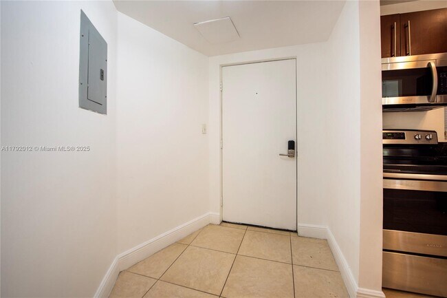 Foto del edificio - 4147 Stirling Rd